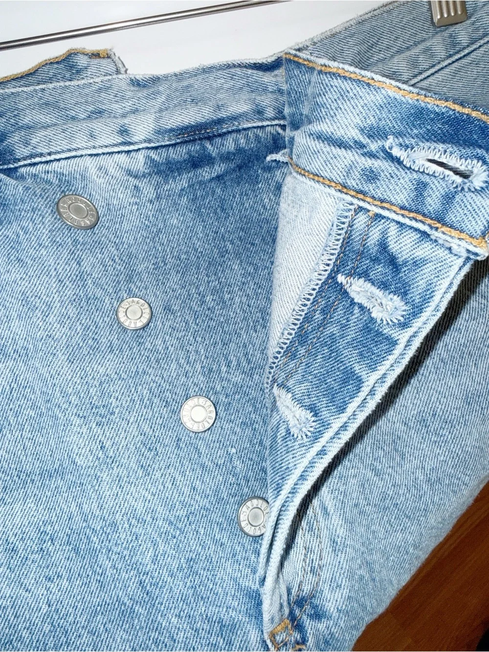 AGOLDE CRISS CROSS FRAYED HEM BLUE JEAN SHORTS - Picture 4 of 9